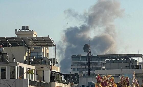 黎巴嫩贝鲁特上空的烟雾。